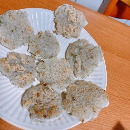 だしの素も入れて焼きました！簡単で美味しく、娘もパクパク食べてくれました！